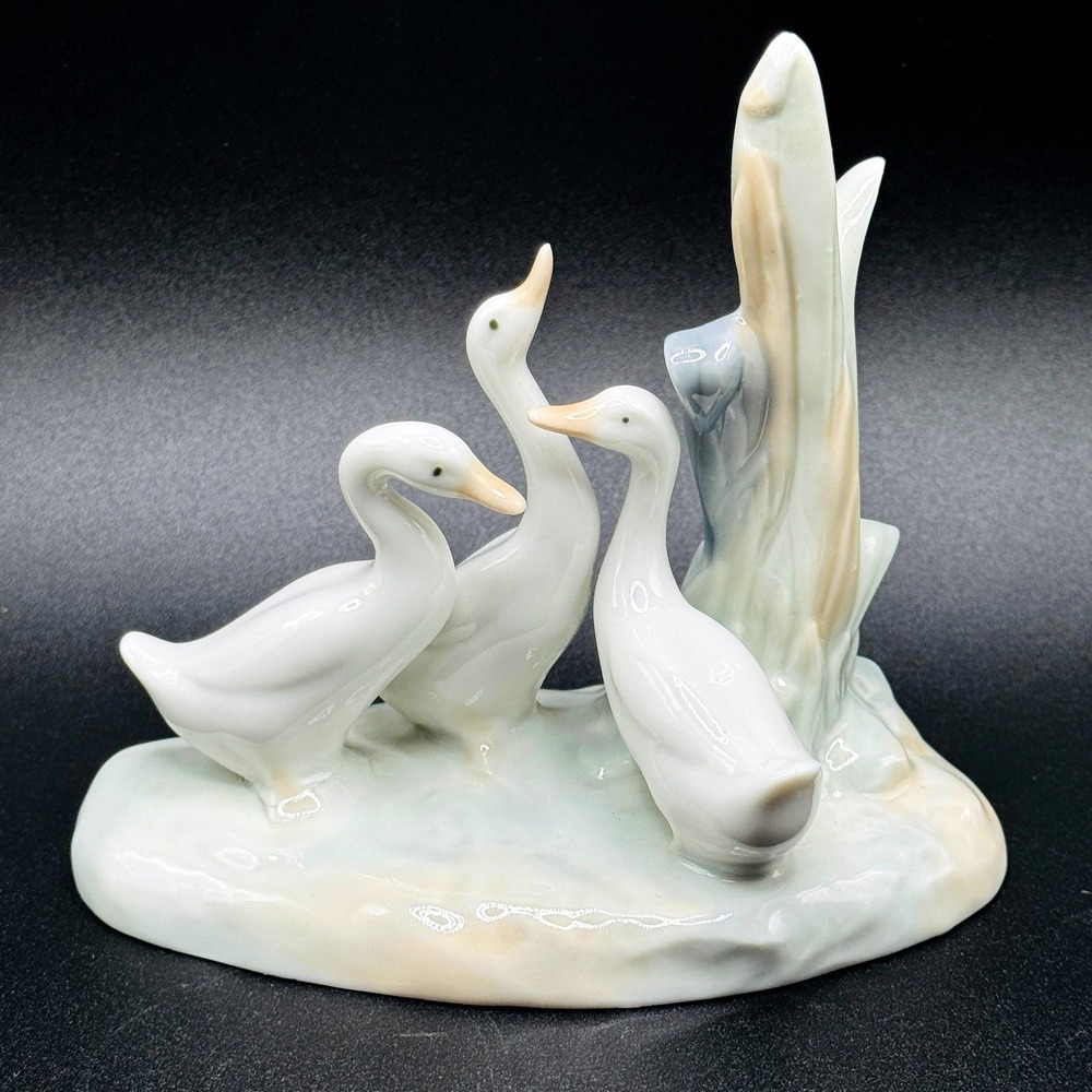 Lladro Nao Ducks Figurine Porcelain Duck Family Cottagecore Handmade Spain Daisa